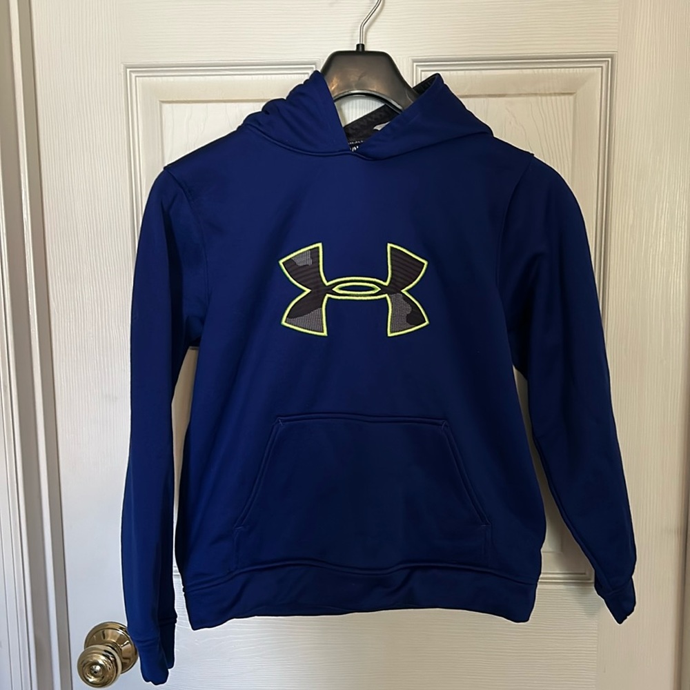 Gently worn boys medium hoodie! Under armor brand